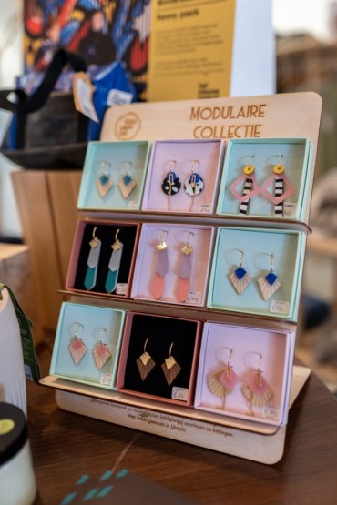 HetCommunicatiemeisje-Loya april 2024 - LR-5