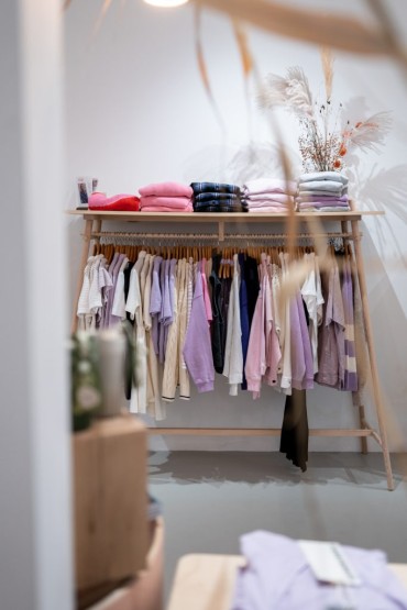 HetCommunicatiemeisje-Loya mrt 24-LR-152