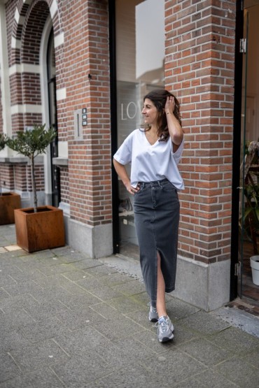 HetCommunicatiemeisje-Loya mrt 24-LR-39