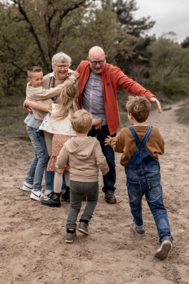 HetCommunicatiemeisje - fam. van Zundert- LR-63
